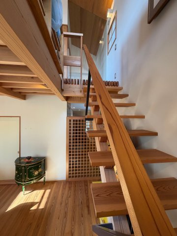 丹波篠山市東岡屋　中古戸建の居間・リビング|室内の床は全て杉のフローリング(^^)/