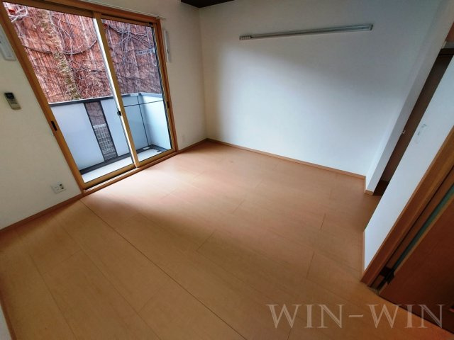 ラ・カルティエの居間・リビング|イメージ（同建物内別部屋の写真です）