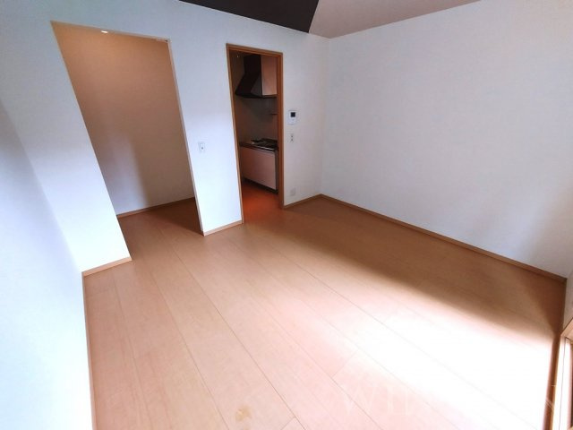 ラ・カルティエの居間・リビング|イメージ（同建物内別部屋の写真です）