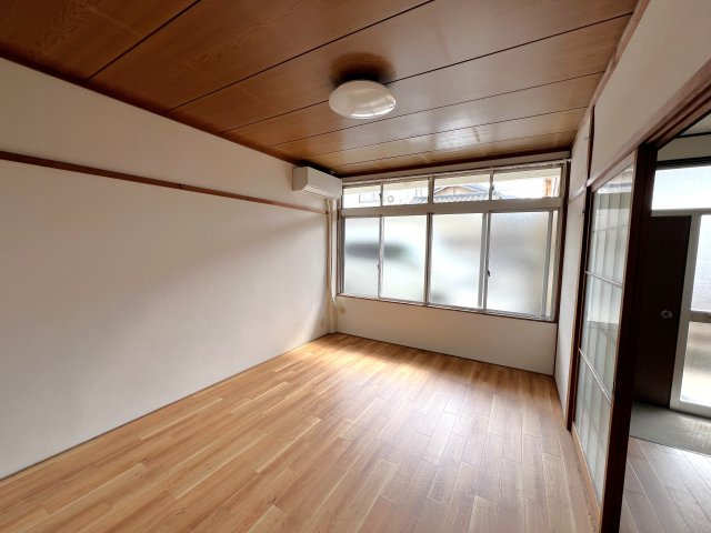 津山口Fアパートの洋室
