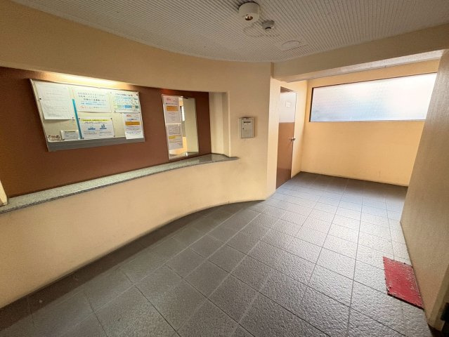 シティパレス富雄北のエントランス