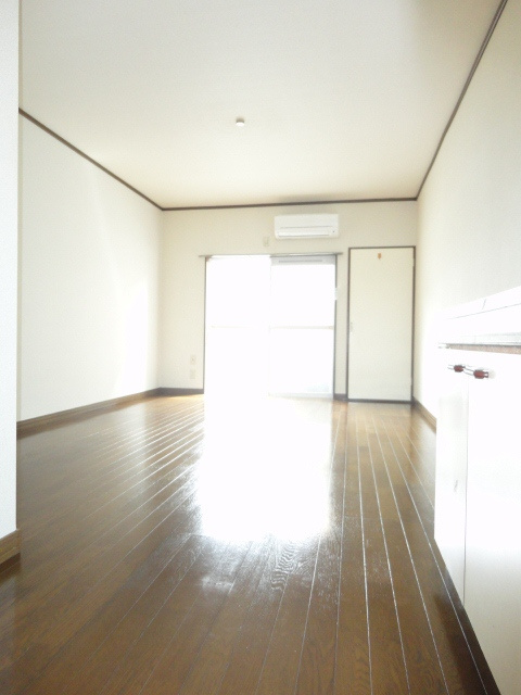 シャンタルⅡ【キャッシュバック対象物件】の洋室|ゆったりした洋室です