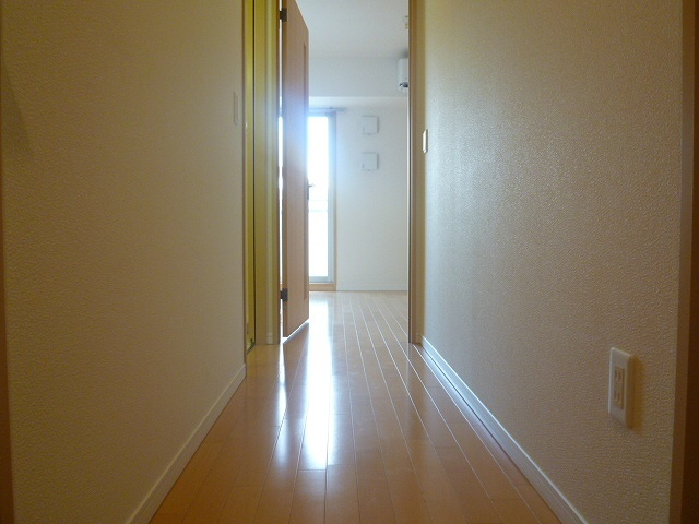 シー・クリサンス神戸の玄関