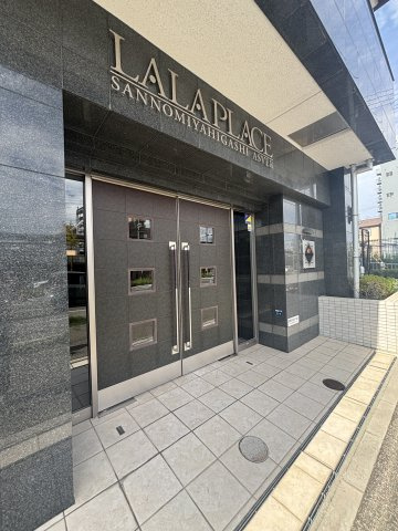 Lala Place三宮東アスヴェルのエントランス