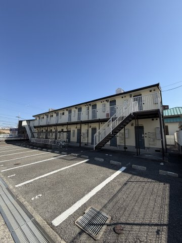 ハイツアウスレーゼⅠの駐車場