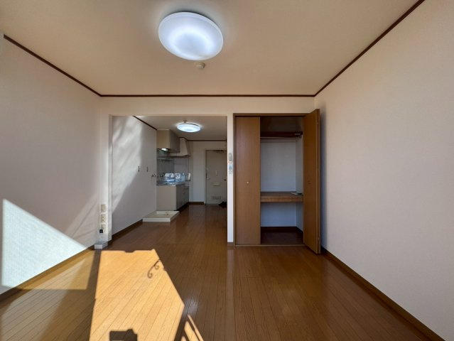 メゾン藤生の居間・リビング|現状優先となります