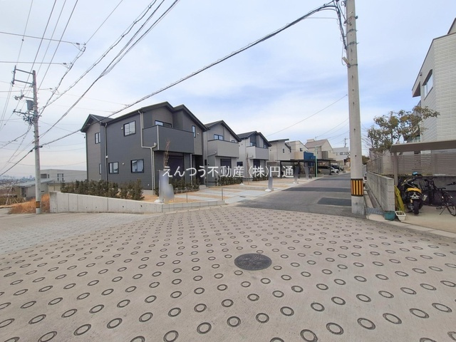 リガーレ土原3期の前面道路含む現地写真