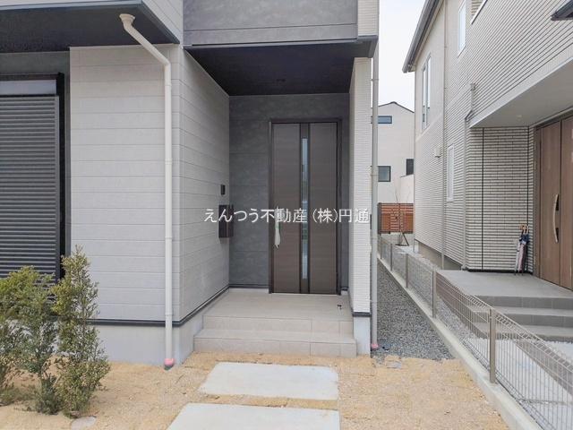 リガーレ土原3期の玄関