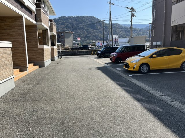 ラフレシールⅡの駐車場