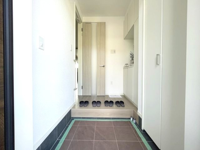佐伯区五月が丘2丁目　№36772の玄関|明るい光の入る
玄関です。
