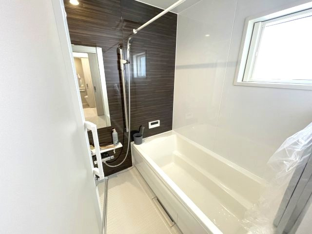 佐伯区五月が丘2丁目　№36772の浴室|足を伸ばして
ゆったりはいれます。