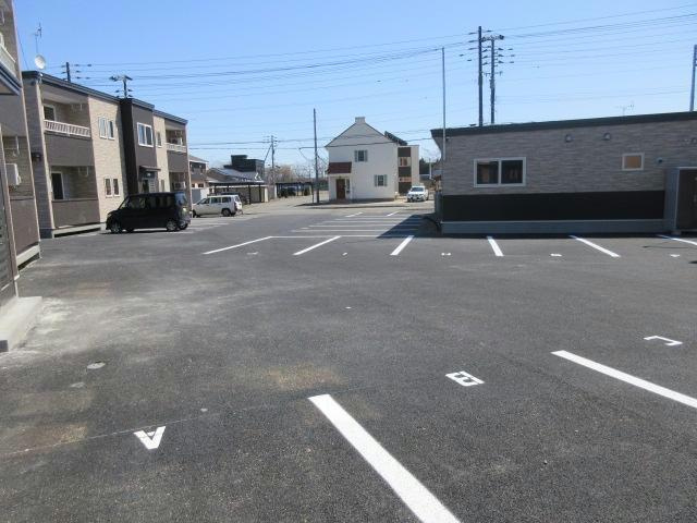 ユアテラスⅡの駐車場