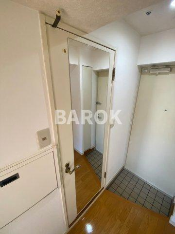 クレタ県庁前の設備