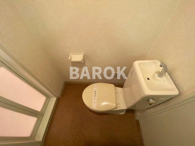 クレタ県庁前のトイレ