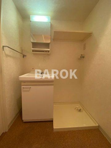 クレタ県庁前の洗面所