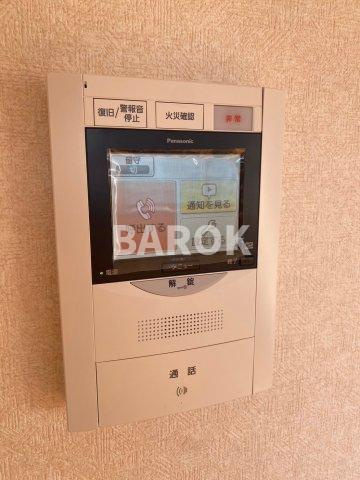 クレタ県庁前のセキュリティ