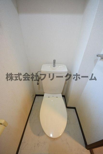 武蔵野市境４丁目の賃貸マンションのトイレ