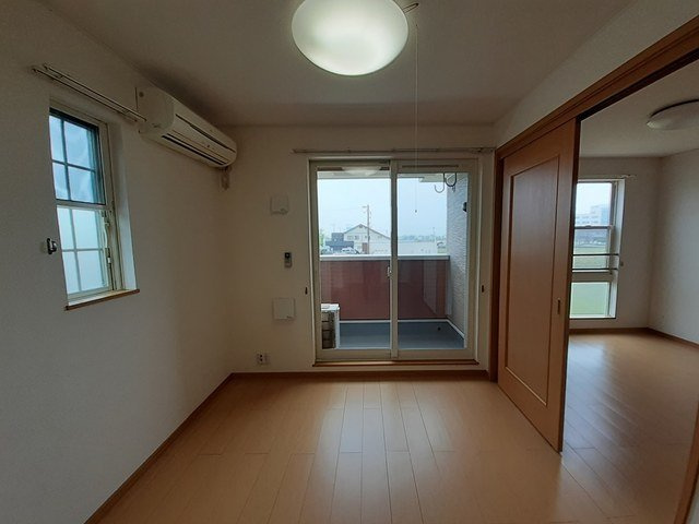 ジェルメ・ローズの居間・リビング