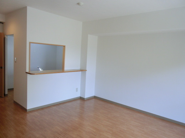 シャルム・サン・ヒルズの居間・リビング