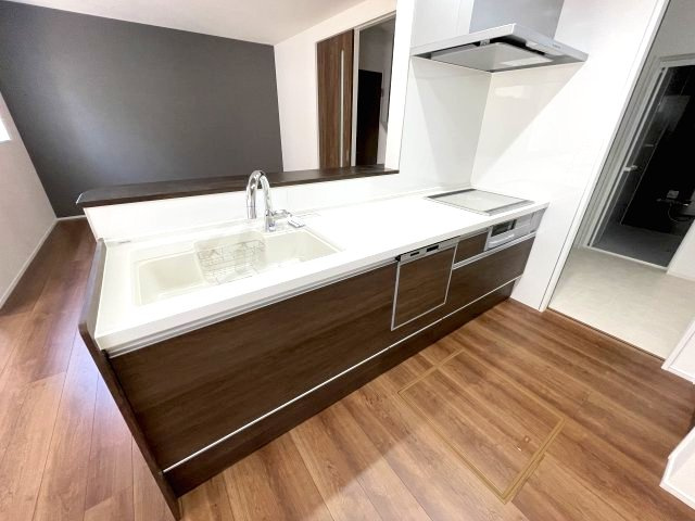 佐伯区五月が丘4丁目　№36518のキッチン|手元が隠せる、便利な
カウンターキッチンです。