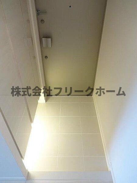 武蔵野市中町１丁目の賃貸マンションの玄関