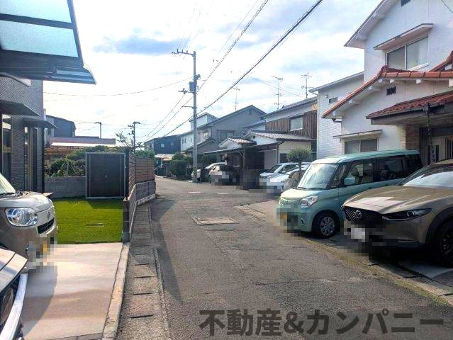 北井門5丁目の新築住宅　松山市北井門5丁目新築戸建の前面道路含む現地写真|前面道路含む現地写真です