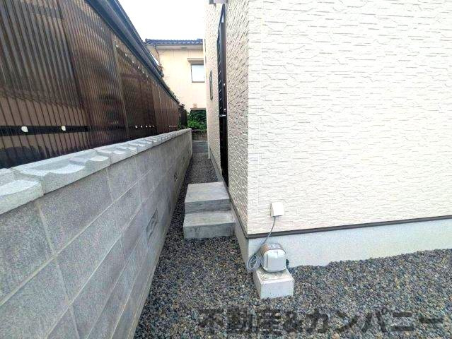 北井門5丁目の新築住宅　松山市北井門5丁目新築戸建のその他|勝手口です