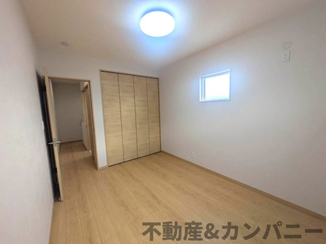 北井門5丁目の新築住宅　松山市北井門5丁目新築戸建の洋室|スタンダードな洋室です