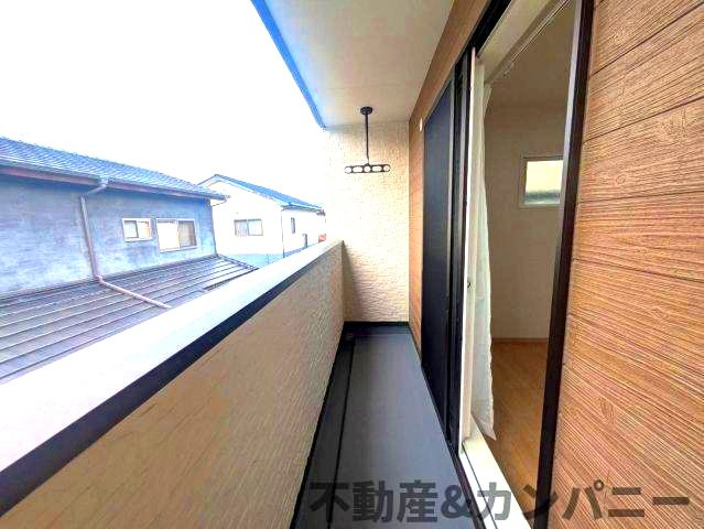 北井門5丁目の新築住宅　松山市北井門5丁目新築戸建のバルコニー|バルコニー付きです