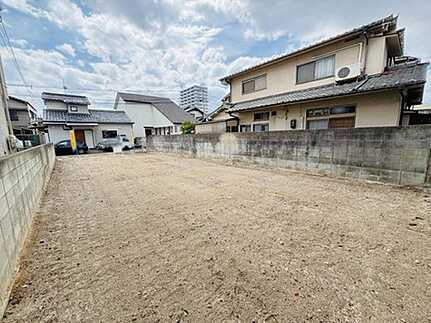 中区吉島東２丁目の外観