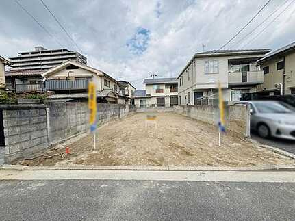 中区吉島東２丁目の前面道路含む現地写真