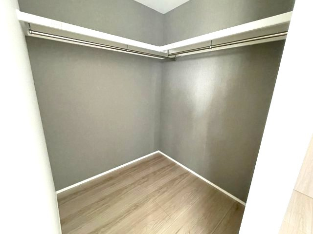 佐伯区五月が丘4丁目　№36517の収納|家族の衣服などを
大容量収納できます。