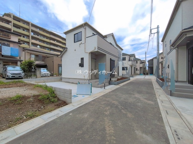 春日部市大枝　新築一戸建て　A号棟の前面道路含む現地写真