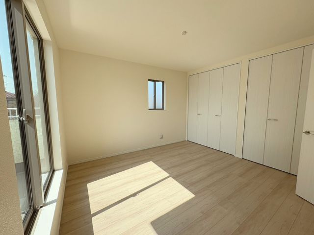 小中学校徒歩10分以内/B号棟/イオン7分/2階建/4LDK/カースペース2台/バルコニー2の洋室|2階約8畳のお部屋です。
