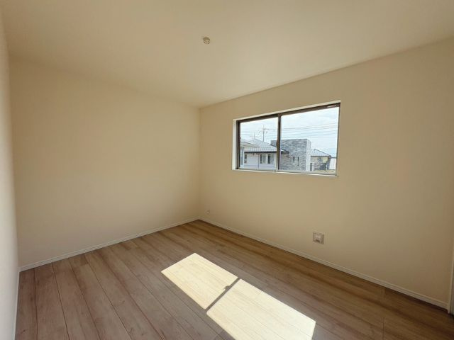 小中学校徒歩10分以内/B号棟/イオン7分/2階建/4LDK/カースペース2台/バルコニー2の洋室|2階約6畳のお部屋です。