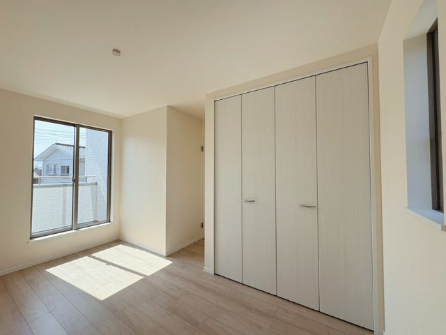 小中学校徒歩10分以内/B号棟/イオン7分/2階建/4LDK/カースペース2台/バルコニー2の洋室|2階約6.12畳のお部屋です。