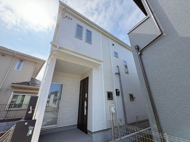 小中学校徒歩10分以内/B号棟/イオン7分/2階建/4LDK/カースペース2台/バルコニー2