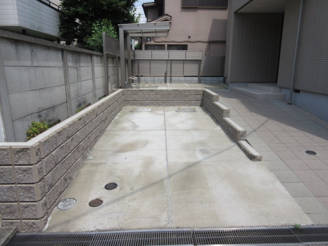 サウス　ソフィア　の駐車場|★敷地内駐車場★