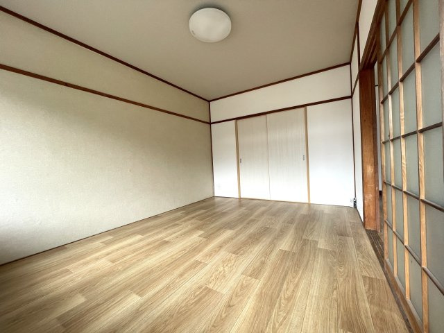 津山口Fアパートの洋室