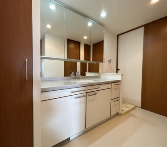 大阪府堺市　区分投資売りマンション「オーナーチェンジ」「保証会社加入済」「平成１７年築」の独立洗面台