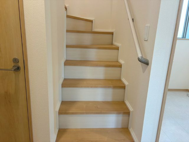 小中学校徒歩10分以内/D号棟/イオン7分/2階建/LDK18.25畳/WIC/パントリー/カースペース2台のその他|階段