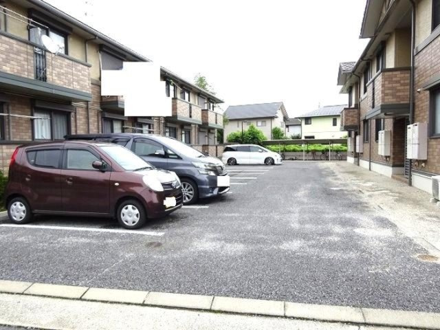 メゾングレース　ＡＢＣの駐車場|駐車場があります