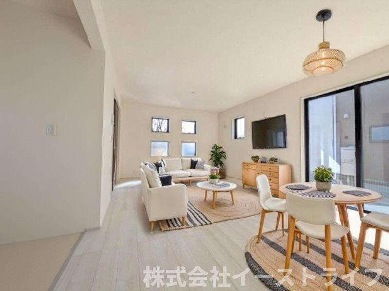 【新築戸建】　いわき市泉玉露1丁目1期　全3棟の居間・リビング|3号棟のリビングに家具を配置したイメージ画像です。※本画像はCGで作成しており、実際に現地に 家具は置かれておりません。また、価格に 家具は含まれておりません。