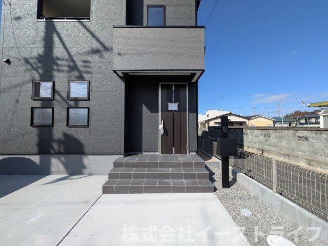 【新築戸建】　いわき市泉玉露1丁目1期　全3棟の玄関|3号棟写真　玄関ポーチも完備されたきれいな玄関です