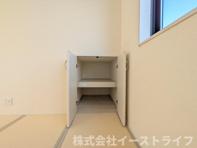 【新築戸建】　いわき市泉玉露1丁目1期　全3棟の収納|3号棟写真　畳コーナーにも収納があるので、お子様のおもちゃなどを収納するのに最適です