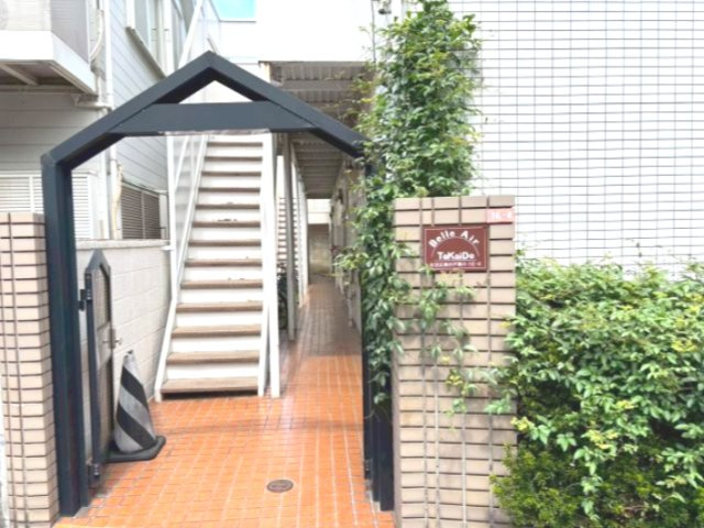 ベルエアー高井戸の外観