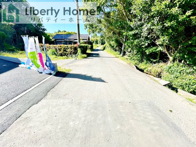 高萩市高萩第2　新築戸建　1号棟の前面道路含む現地写真