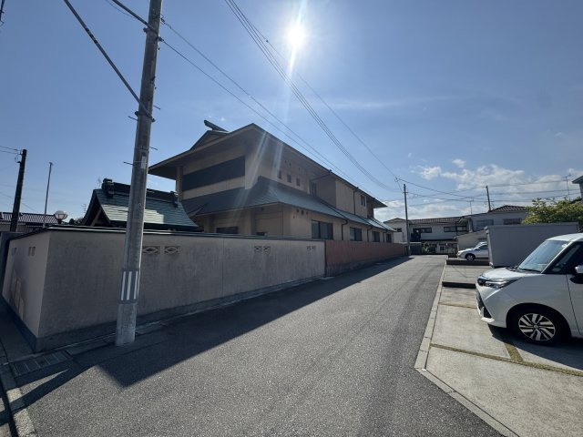 想定年間賃料　360万　想定利回り　4.8％　鉄筋コンクリート造の周辺