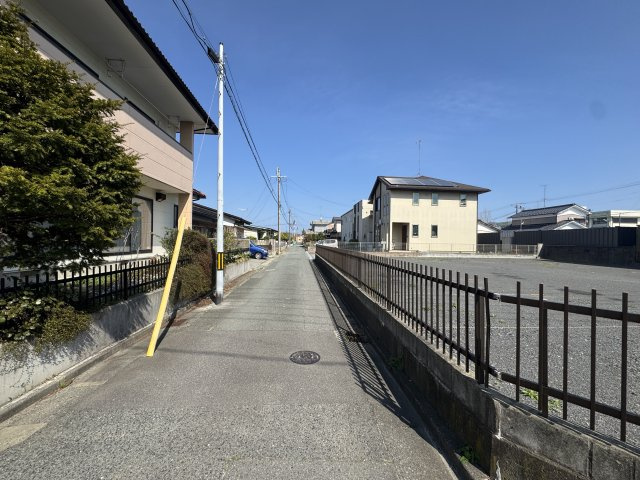 想定年間賃料　360万　想定利回り　4.8％　鉄筋コンクリート造の周辺