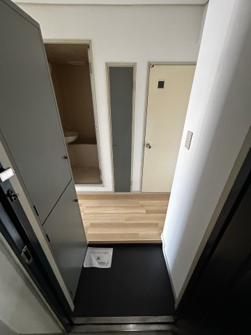 シャトレーヌ北島の玄関